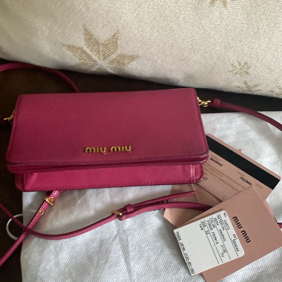 Miu Miu wallet on chain crossbody bag - Picture 8 of 13